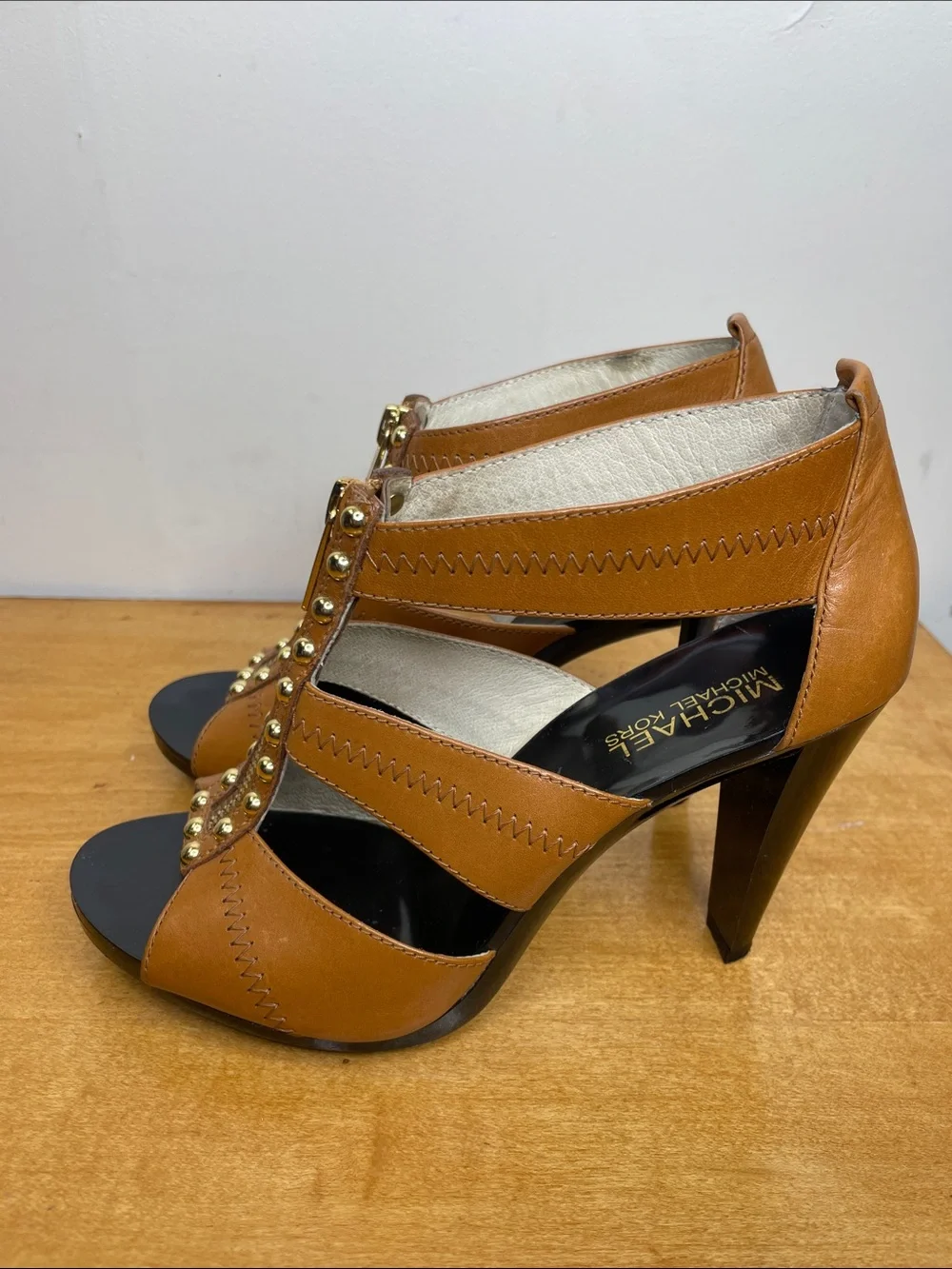 Michael Kors Tan Leather Studded T-Strap High Heel Sandals. Size 7